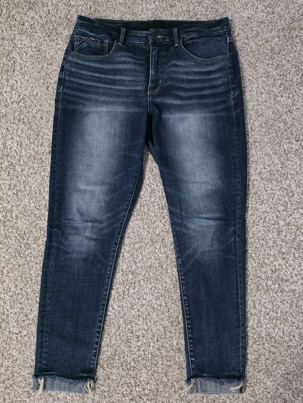 Buckle Dark Blue Faded Ankle Jeans